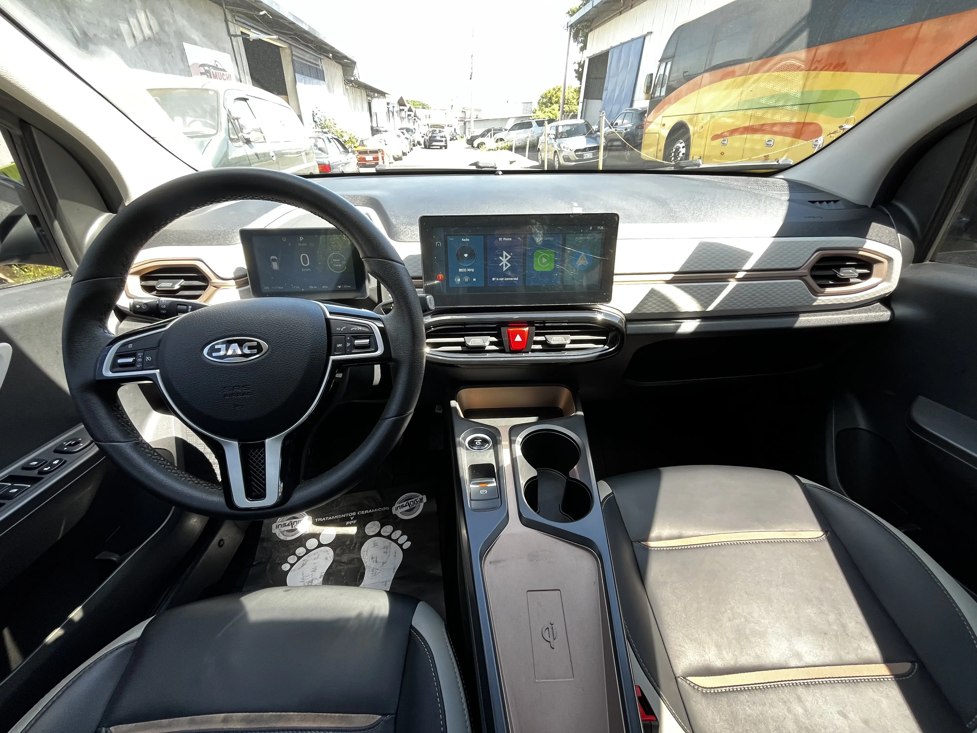 JAC E JS1