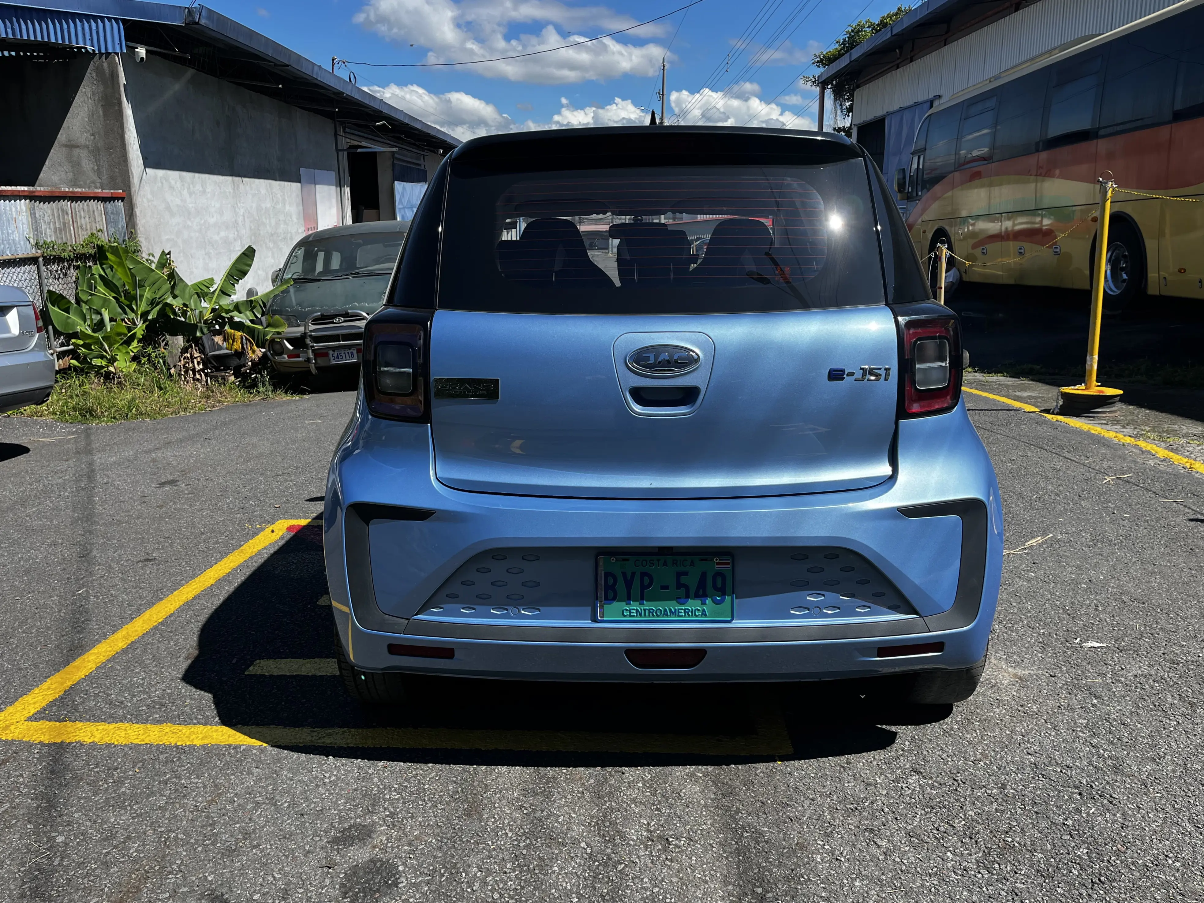 JAC E JS1